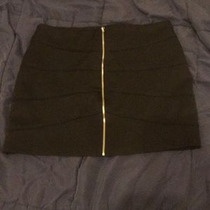 Black zippered front skirt size medium